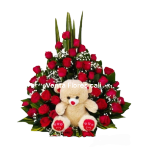 Arreglo con rosas y oso 2